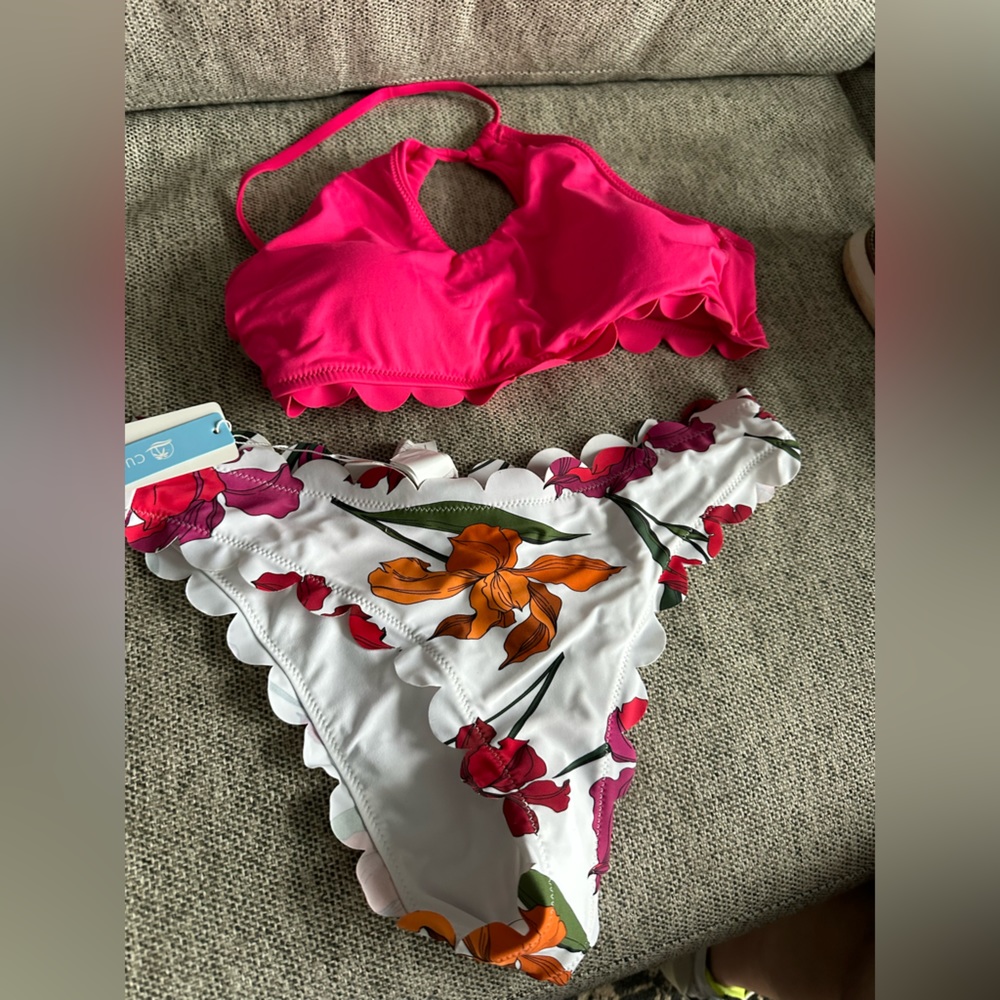 Medium bathing suit NWT